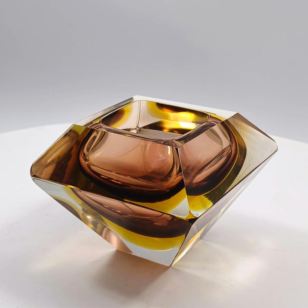 1960s Rare Square Multifaceted Ashtray in Murano Glass by Flavio Poli for Seguso.