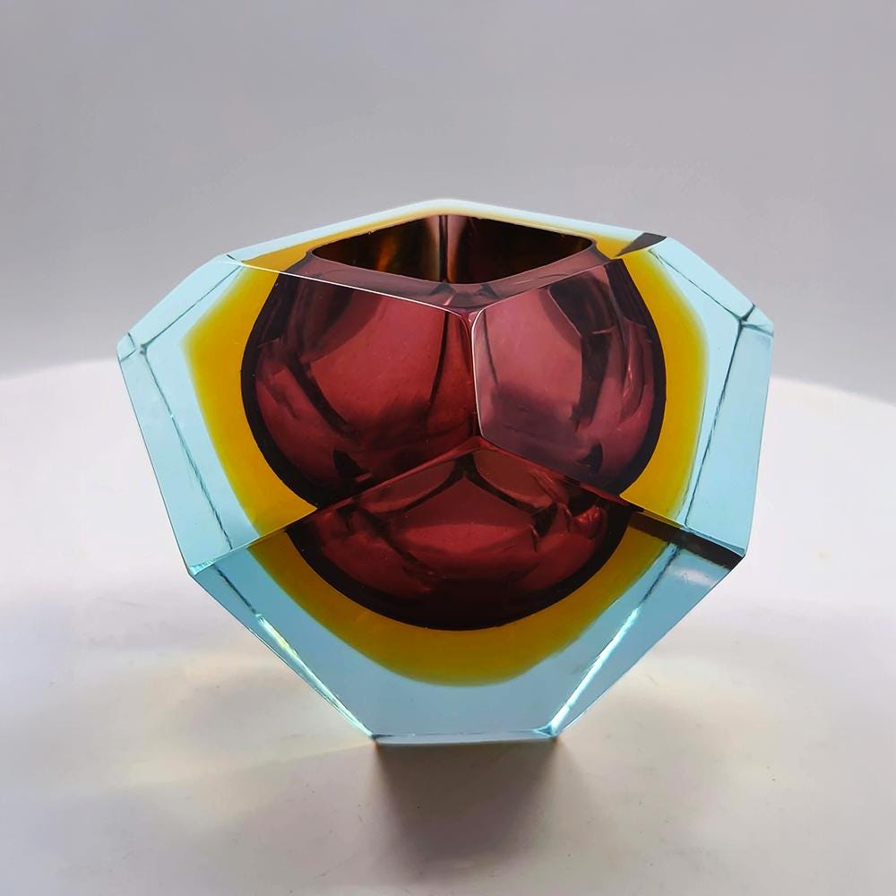 1960s Rare Colors Ashtray in Murano Glass by Flavio Poli for Seguso.