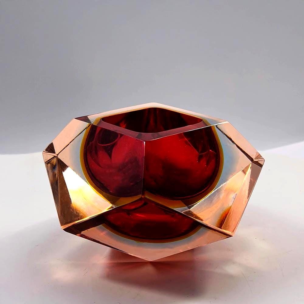 1960s Rare Colors Ashtray in Murano Glass by Flavio Poli for Seguso.