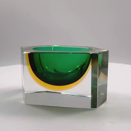 1960s Rare Uranium Multifaceted Asymmetrical Ashtray in Murano Glass by Flavio Poli for Seguso