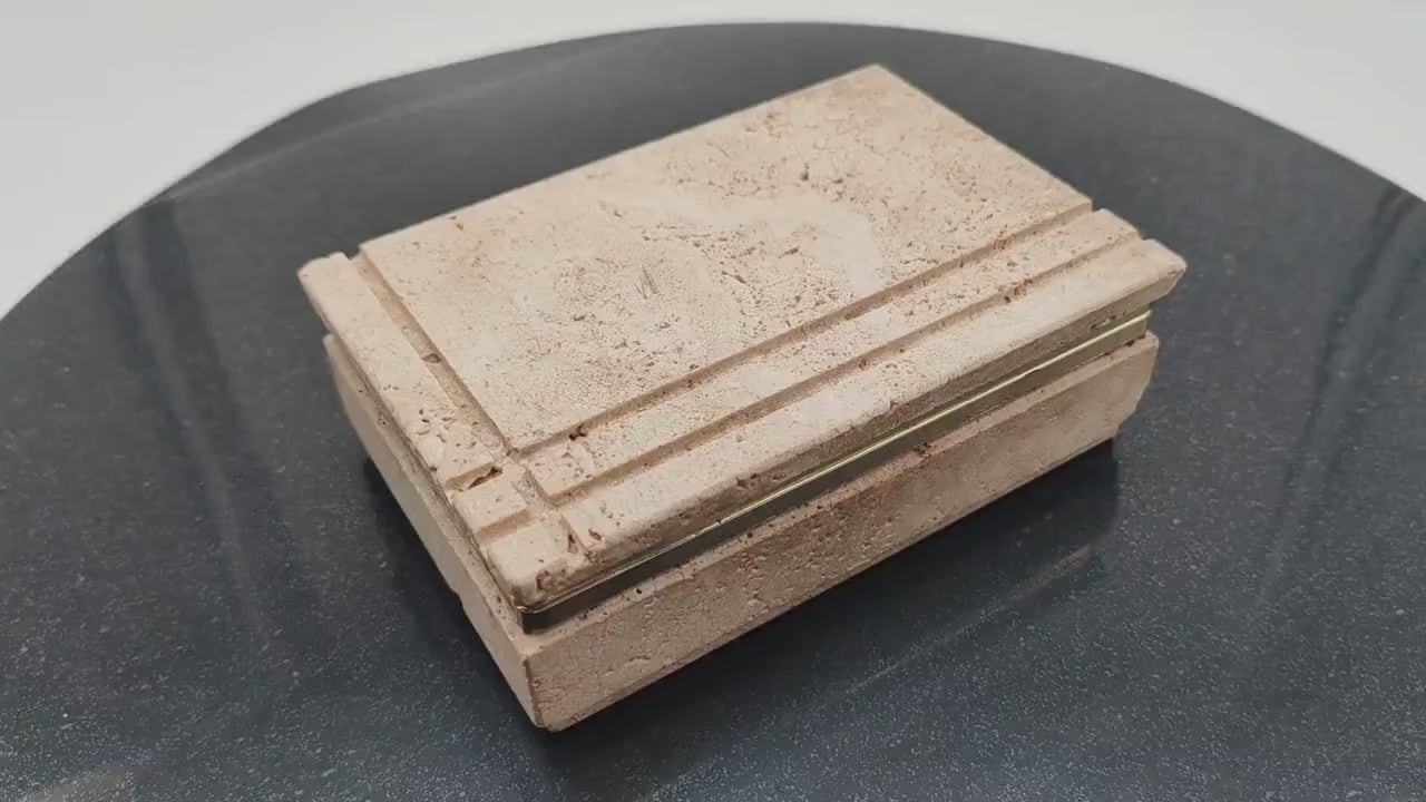 1970s Box in Travertine by Cerri Nestore. Made in Italy.