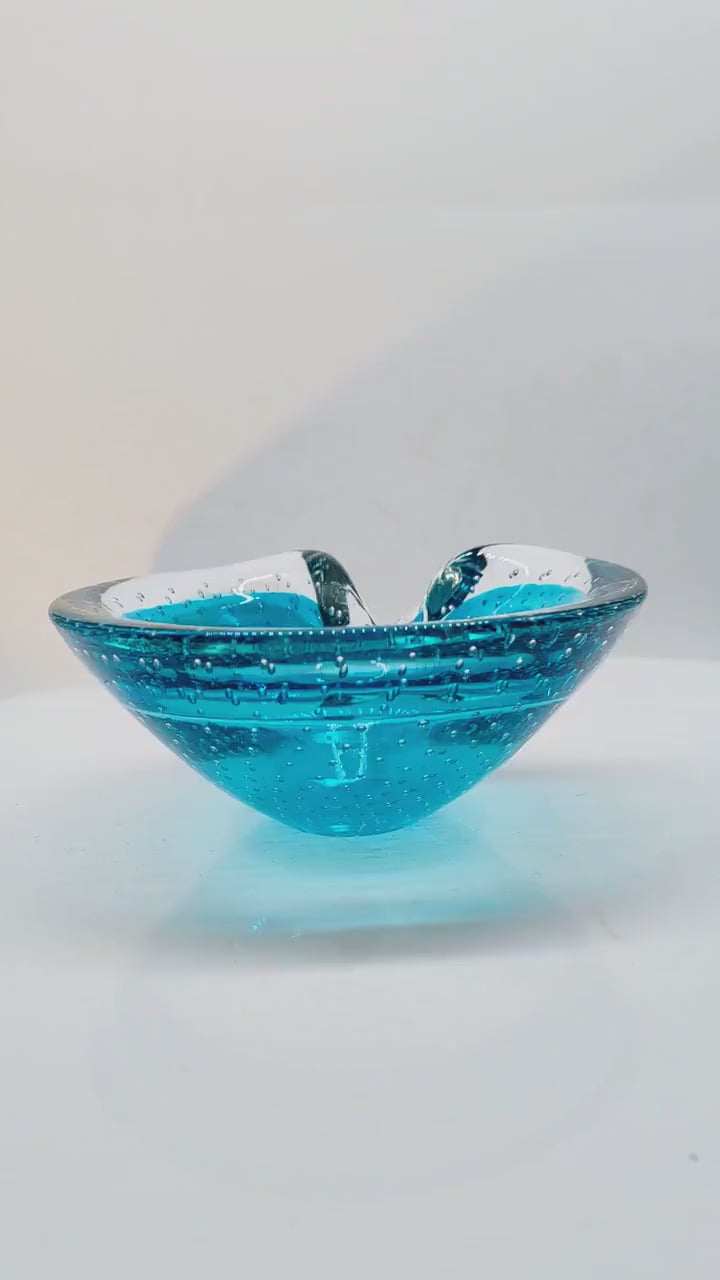 1960s  Shell Ashtray or Catch-all in Murano Glass by Flavio Poli for Seguso. Made in Italy.