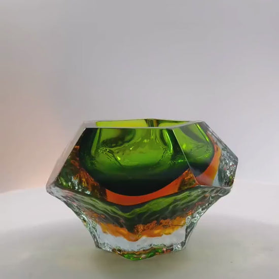 1960s Rare Uranium Ashtray in Murano Glass by Flavio Poli for Seguso.