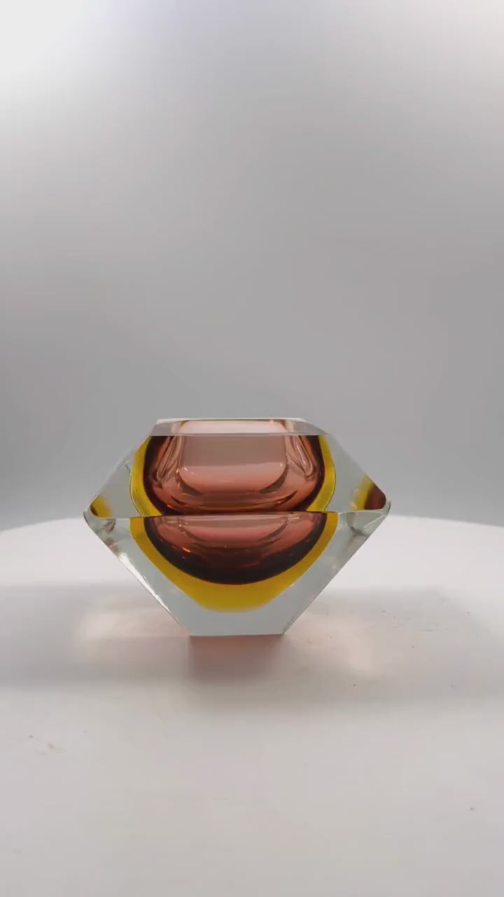 1960s Rare Square Multifaceted Ashtray in Murano Glass by Flavio Poli for Seguso.