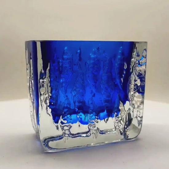 1960s Stunning Rectangular Ashtray or Catch-All  in Handcrafted Murano Glass by Mandruzzato. Made in Italy.