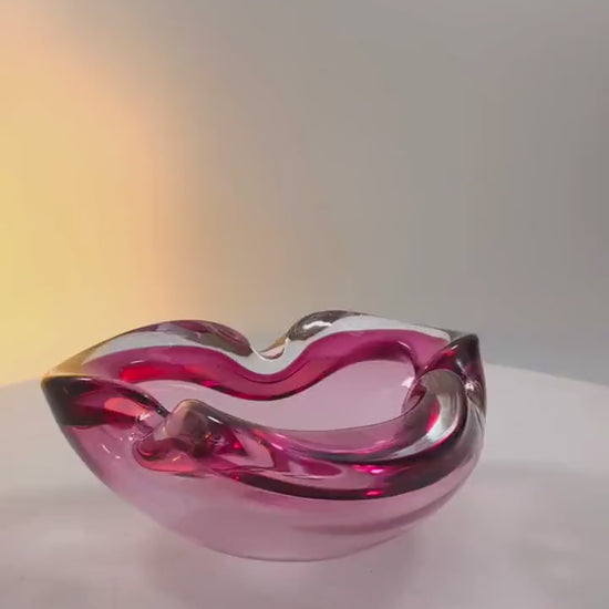 1960s Stunning Pink Ashtray in Murano Glass by Flavio Poli for Seguso. Made in Italy. 15,5 cm. / 6.10 inches