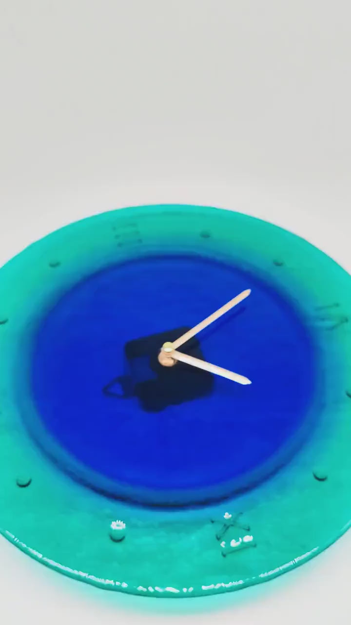 1970s Amazing Wall Clock in Murano Glass by Ca' dei Vetrai. Made in Italy.