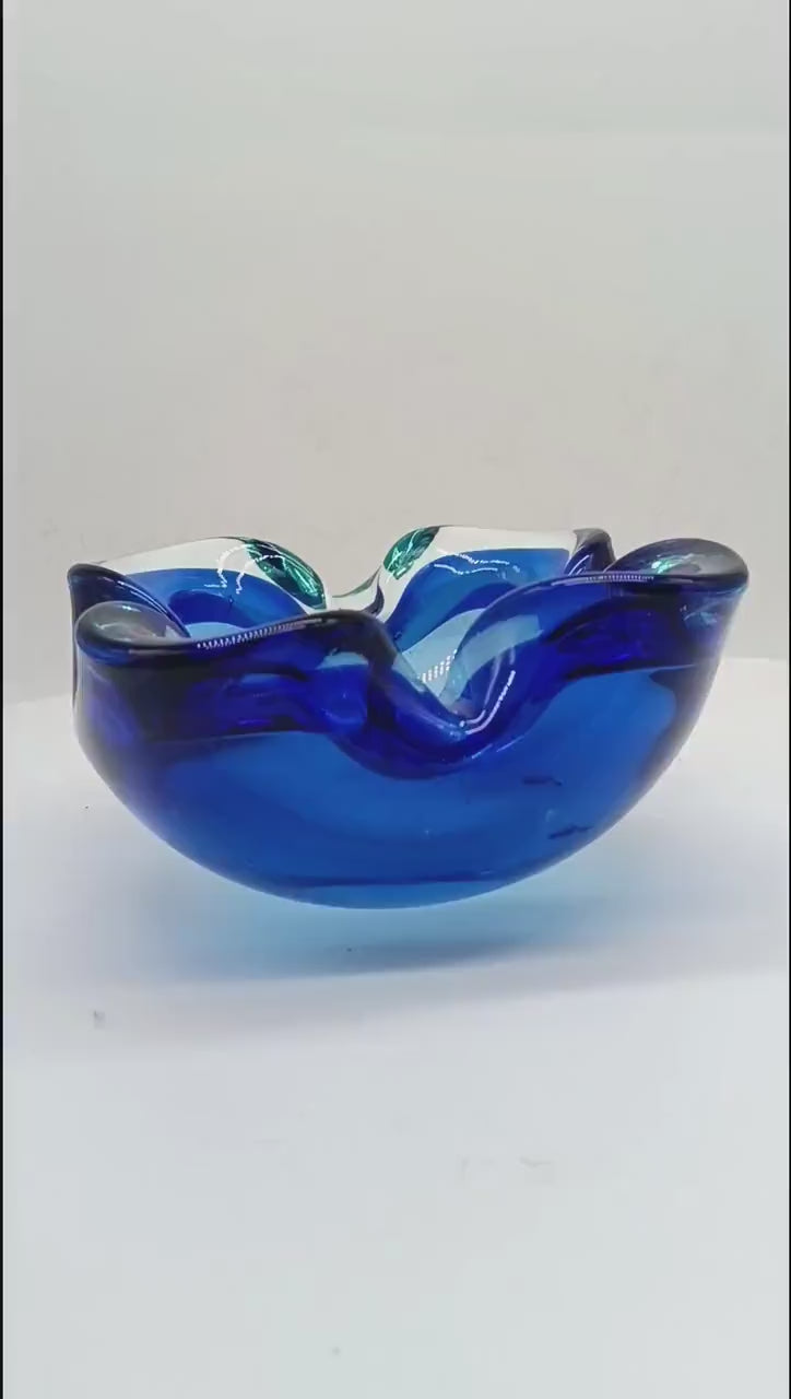 1960s Blue Ashtray or Catch-all in Murano Glass by Flavio Poli for Seguso. Made in Italy.