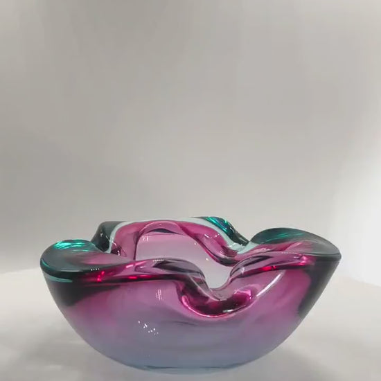 1960s Ashtray in Uranium Murano Glass by Flavio Poli for Seguso. Made in Italy. 16 cm. / 6.29 inches