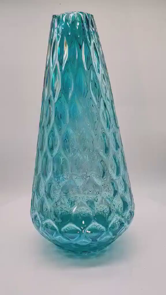 1960s Stunning Vase in Hand Blown Murano Glass. Made in Italy 35,5 cm h / 13.97 h inches