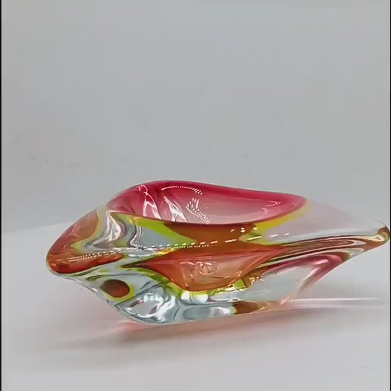 1960s Big Uranium Triangular Ashtray or Catch-all in Murano Glass. Made in Italy.