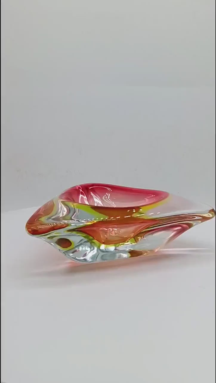 1960s Big Uranium Triangular Ashtray or Catch-all in Murano Glass. Made in Italy.