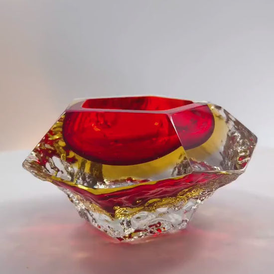 1960s Stunning Ashtray in Murano Glass by Flavio Poli for Seguso.