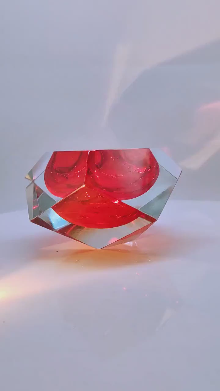 1960s Stunning Red Ashtray or Catch-all in Murano Glass by Flavio Poli for Seguso.