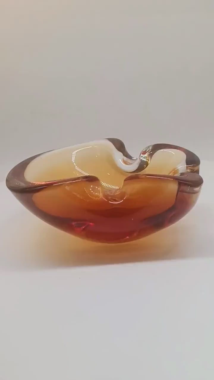 1960s Ashtray or Catch-all in Murano Glass by Flavio Poli for Seguso. Made in Italy.