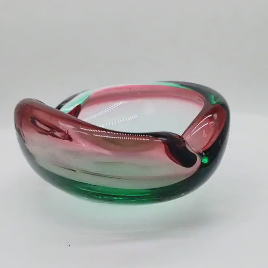 1960s Pink and Green Ashtray or Catch-all in Murano Glass. Made in Italy.