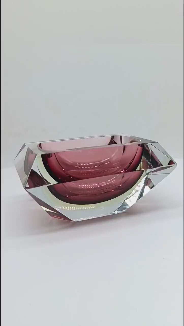 1960s  Purple Rectangular Multifaceted Ashtray or Catch-all in Murano Glass by Flavio Poli for Seguso. Made in Italy.