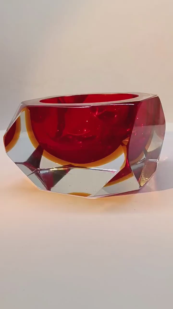 1960s  Square Multifaceted Ashtray or Catch-all in Murano Glass by Flavio Poli for Seguso. Made in Italy.