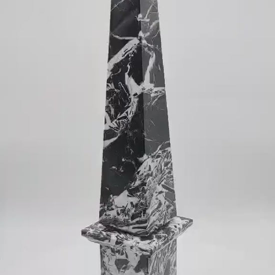 1970s Stunning Big Hand-Carved Obelisk in Black Marble of Aquitaine. Made in Italy. 43 cm h.