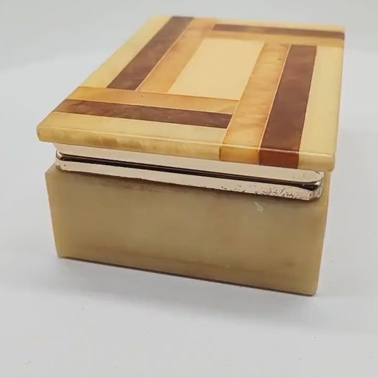 Vintage Box / Jewelry Box in Hand-carved Alabaster. Made in Italy - 1970s