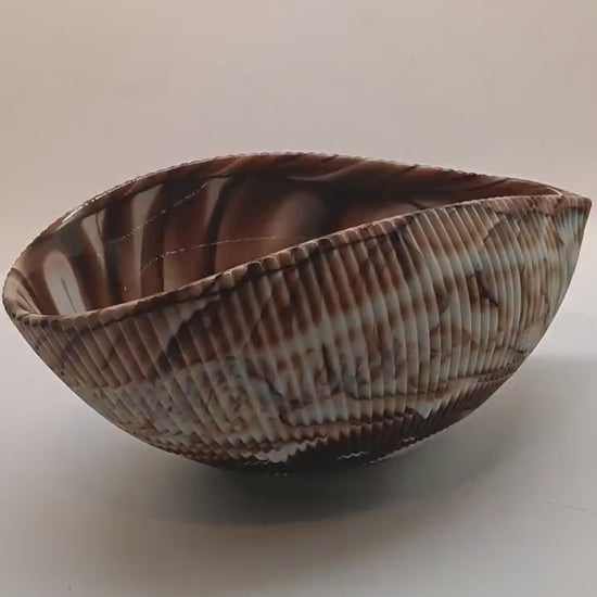 1970s Shell Ashtray - Empty Pocket in hand-worked Murano Art Glass. Made in Italy .  Original Label - 18 cm / 7.08 inches.