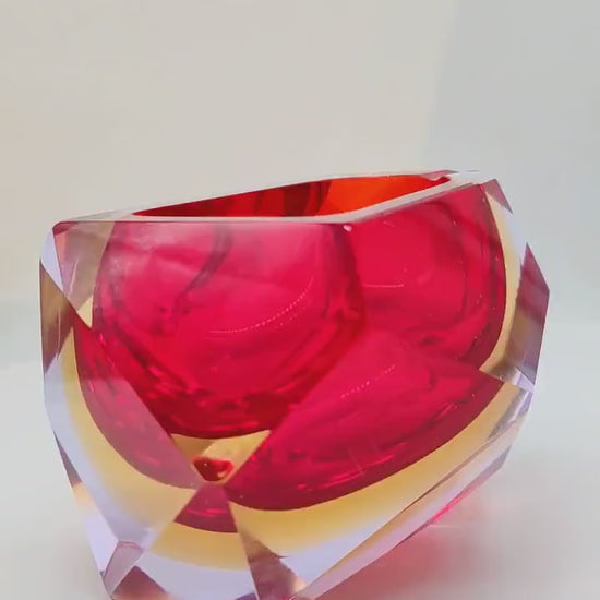 1960s Asymmetric  Ashtray or Catch-all in Murano Glass by Flavio Poli for Seguso. Made in Italy.