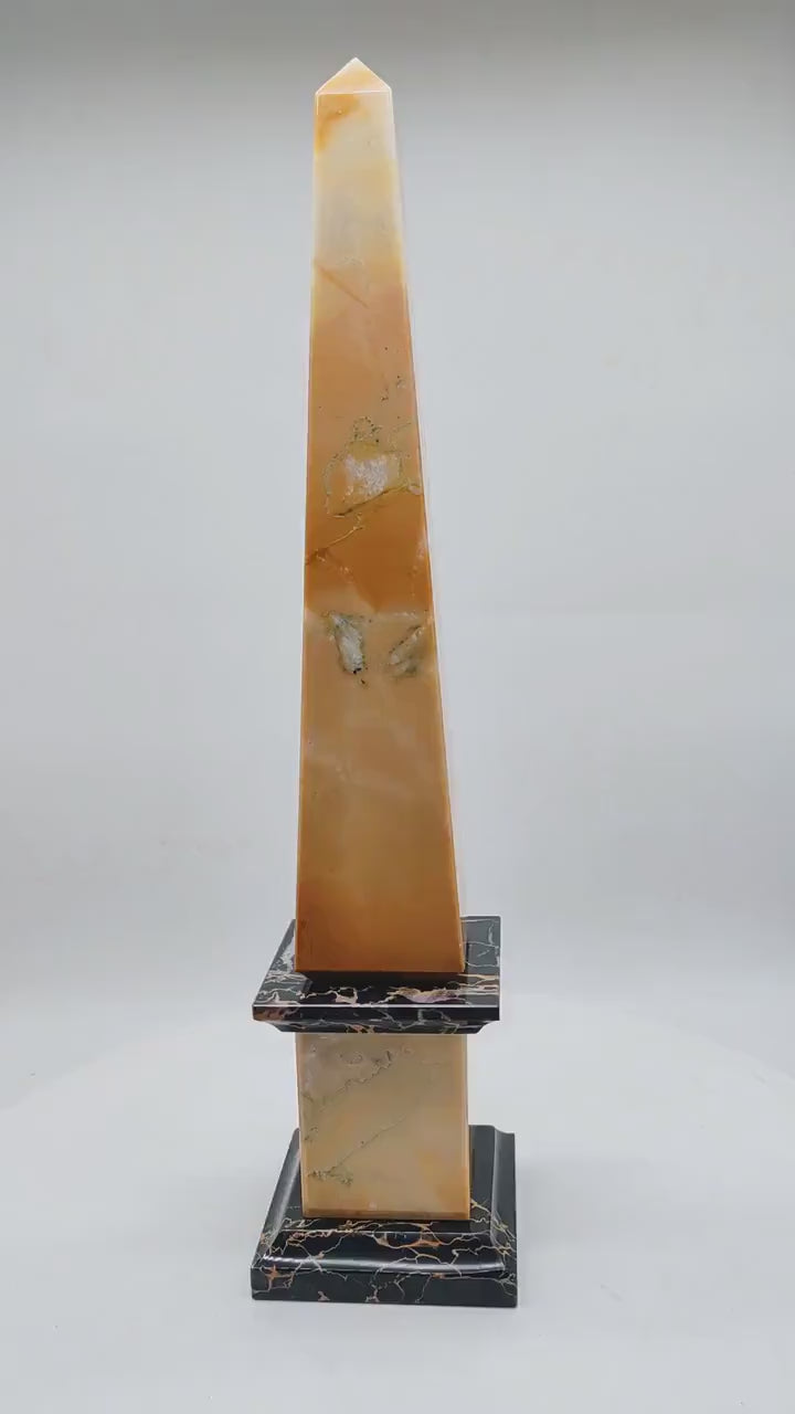 1970s Stunning Big Obelisk in Hand Carved Yellow Marble of Siena and Black Marble of Portoro. Made in Italy. 42,5 cm - 16.73 h inches.