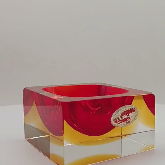 1960s Stunning Handcrafted Square Ashtray or Catch-all in Murano Glass by Flavio Poli for Seguso.